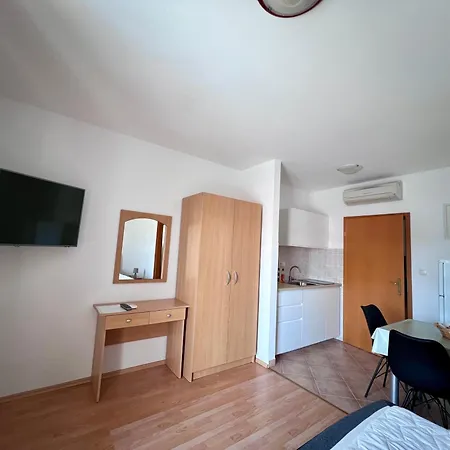 Apartments Palit Rab Exterior photo